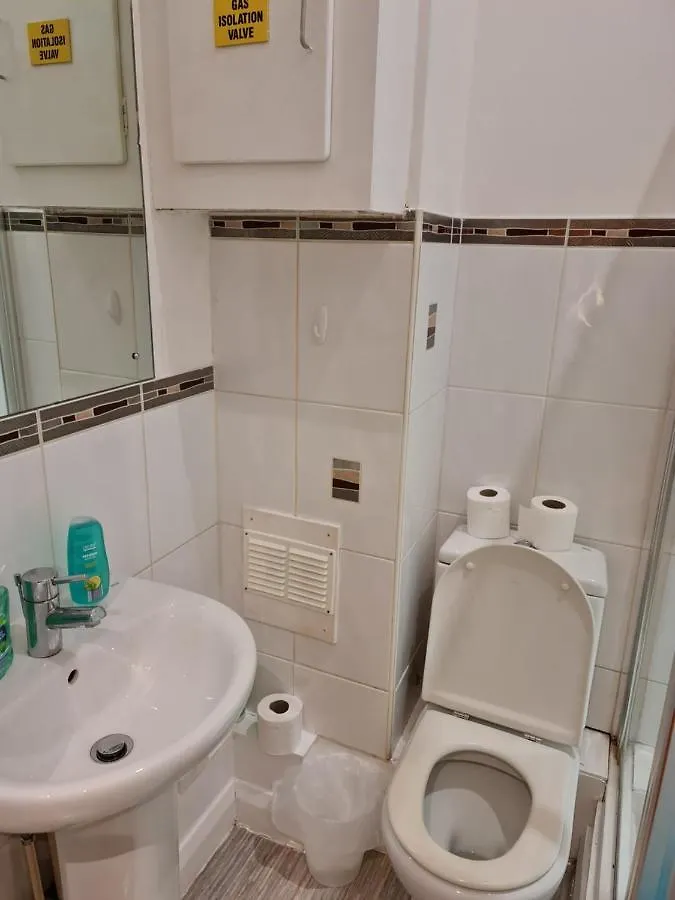 Lace Market Apartments - City Centre - 4 Beds Apartment With 2 Bathrooms And Full Kitchen In George Street - Close To Motorpoint Arena And Victoria Centre Shopping Centre And The Mercure Hotel - Outdoor Parking For Cars Or Vans At Five Pounds A Day ノッティンガム 0*,