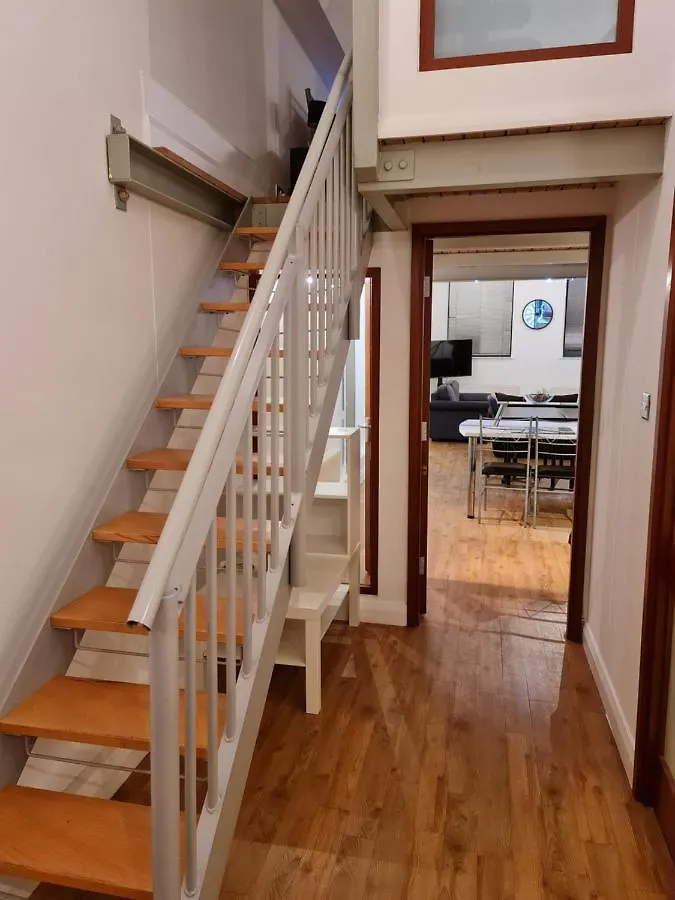 Lace Market Apartments - City Centre - 4 Beds Apartment With 2 Bathrooms And Full Kitchen In George Street - Close To Motorpoint Arena And Victoria Centre Shopping Centre And The Mercure Hotel - Outdoor Parking For Cars Or Vans At Five Pounds A Day ノッティンガム