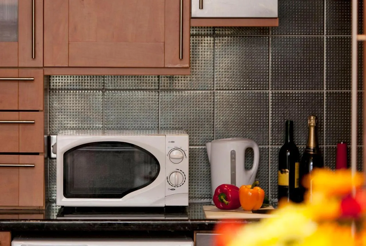 Lace Market Apartments - City Centre - 4 Beds Apartment With 2 Bathrooms And Full Kitchen In George Street - Close To Motorpoint Arena And Victoria Centre Shopping Centre And The Mercure Hotel - Outdoor Parking For Cars Or Vans At Five Pounds A Day ノッティンガム