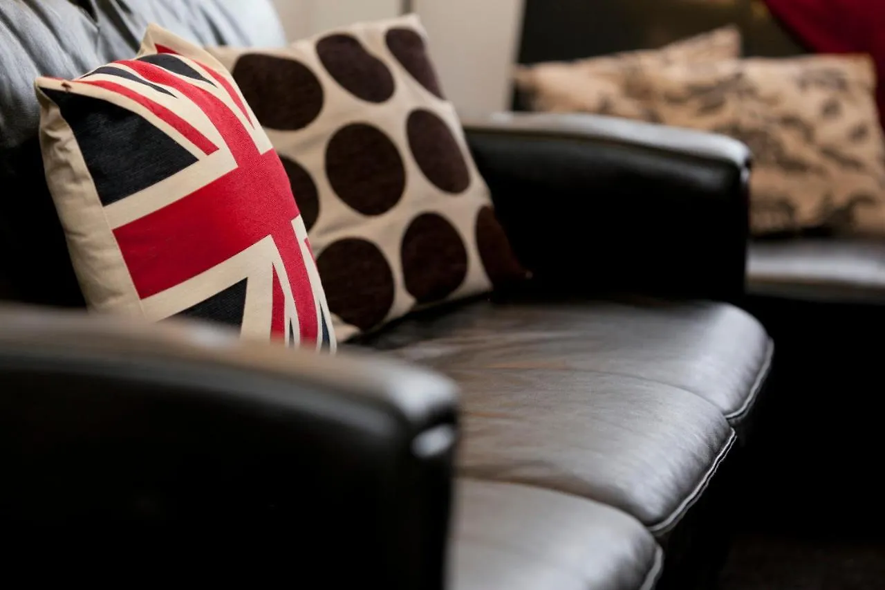 נוטינגהאם Lace Market Apartments - City Centre - 4 Beds Apartment With 2 Bathrooms And Full Kitchen In George Street - Close To Motorpoint Arena And Victoria Centre Shopping Centre And The Mercure Hotel - Outdoor Parking For Cars Or Vans At Five Pounds A Day 0*,  בריטניה